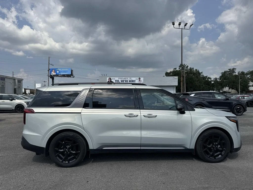 2025 Kia Carnival SX Prestige - Photo 10