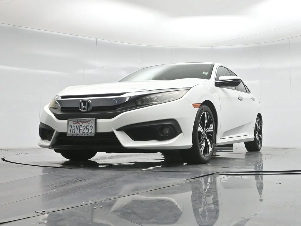 Used 2016 White Honda Touring image 41