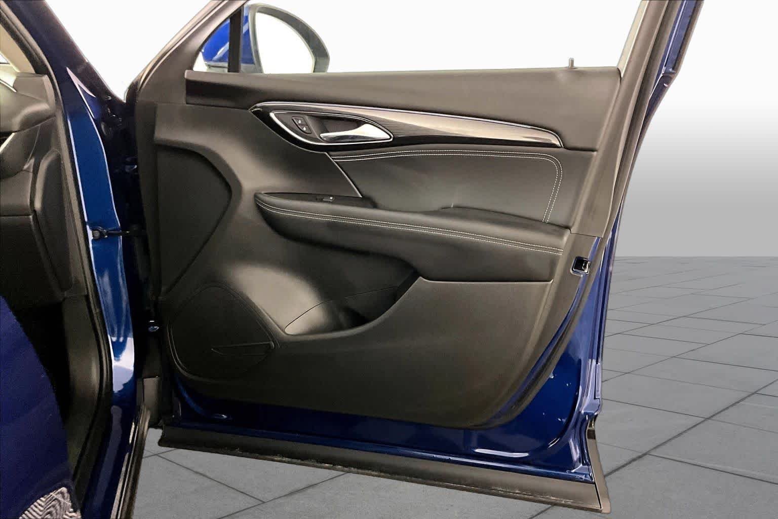Used 2023 Sapphire Metallic Buick Essence image 21