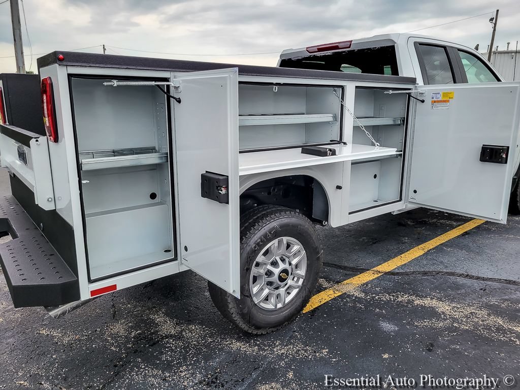 New 2026 Summit White Chevrolet WT image 16