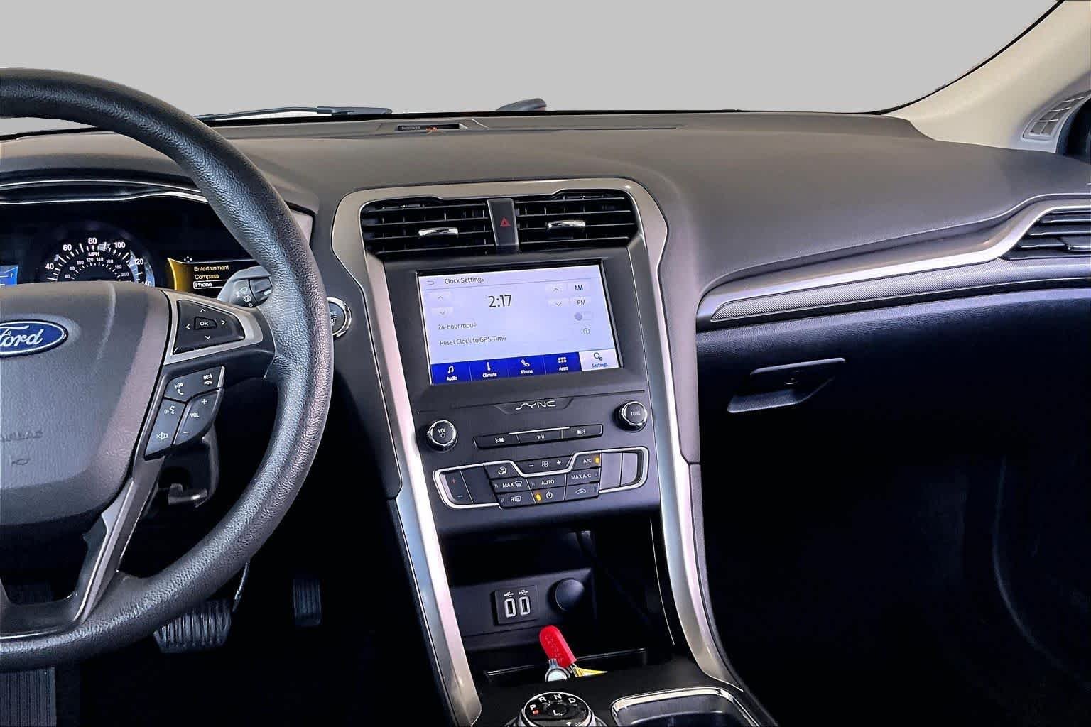 Used 2020 Oxford White Ford SE image 7