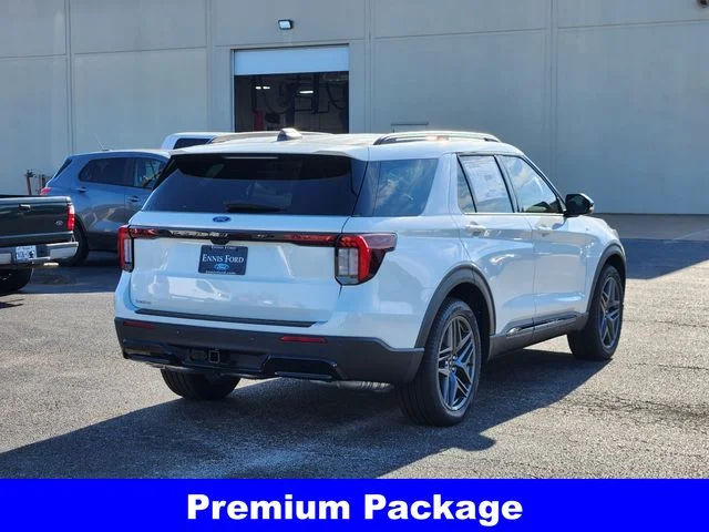 New 2026 Star White Metallic Tri-Coat Ford ST-Line image 7