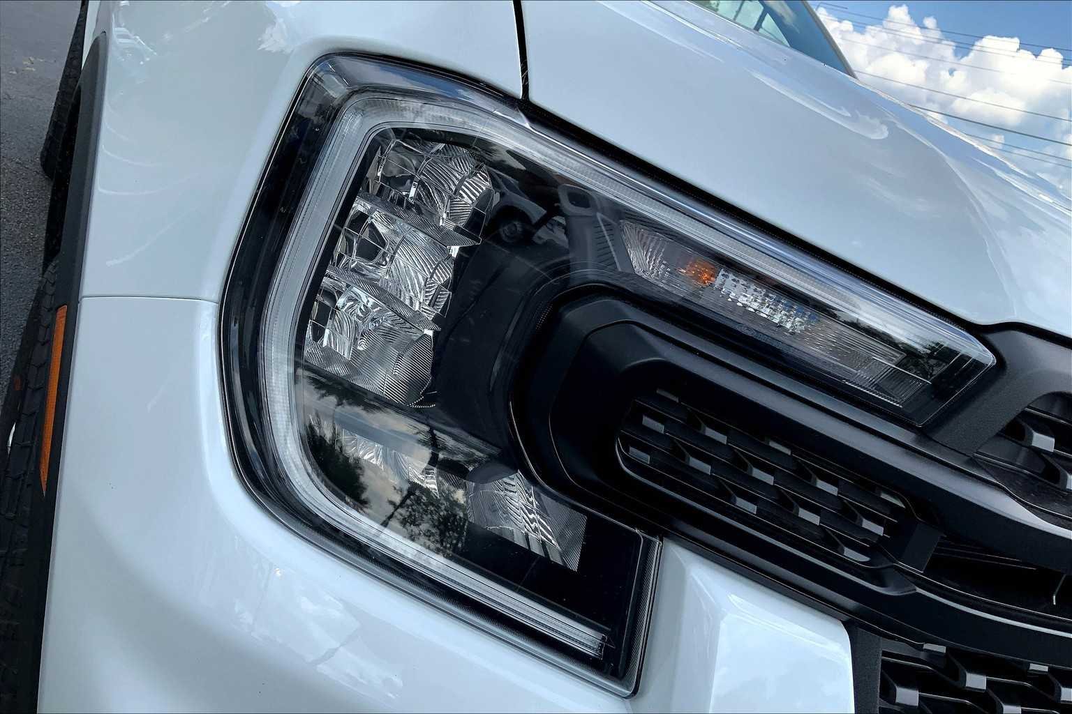 New 2025 Oxford White Ford XL image 13