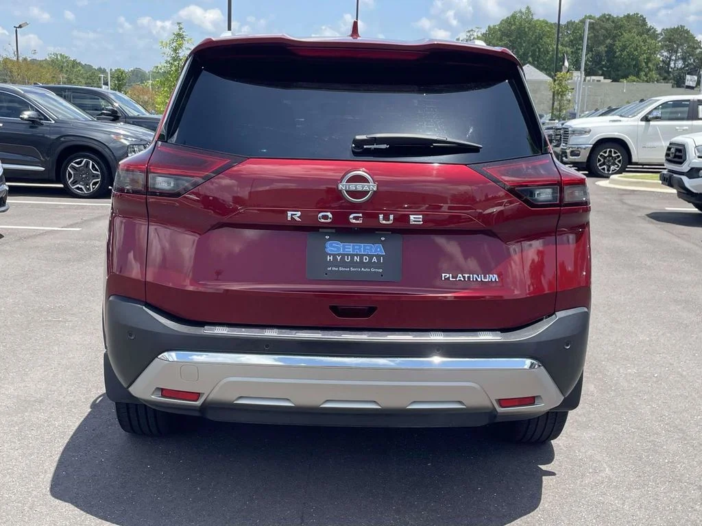 Used 2023 Red Nissan Platinum image 4
