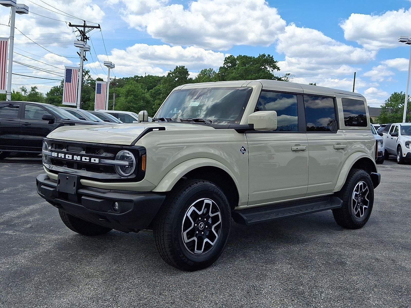 Certified Used 2025 Desert Sand Ford Outer Banks image 3