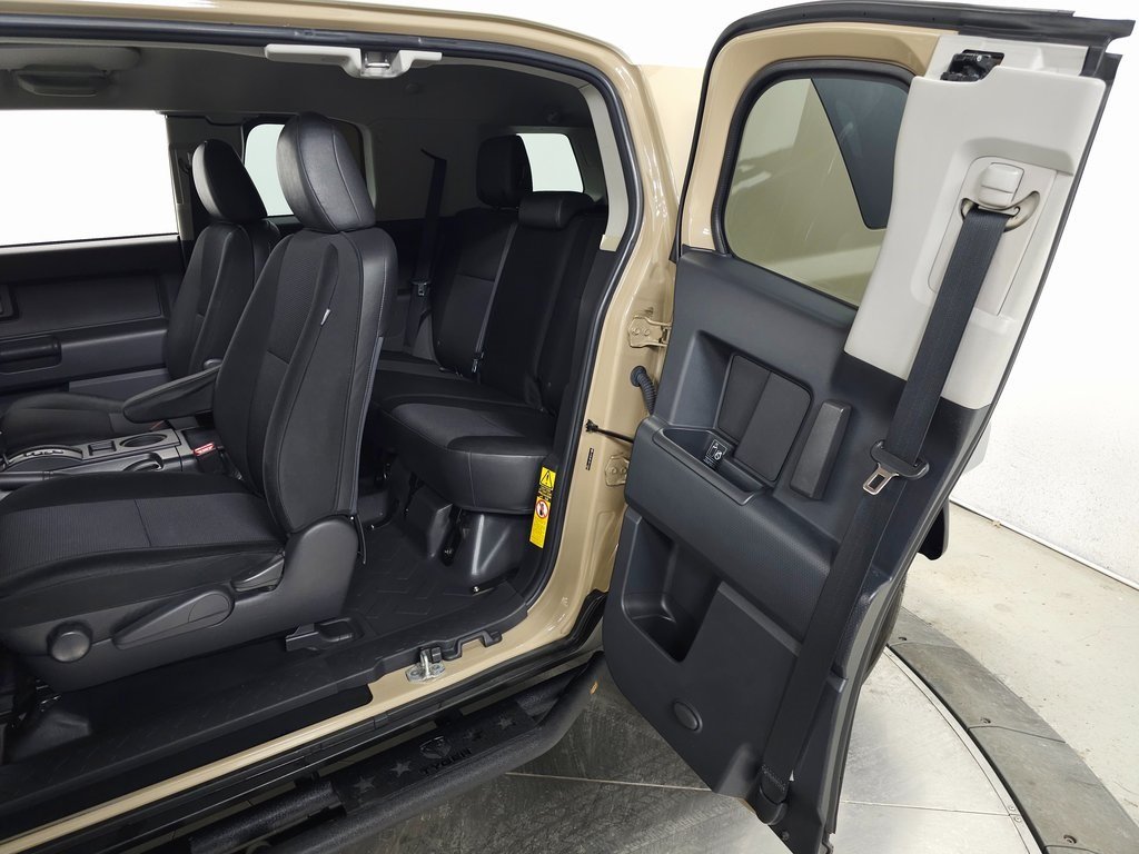 2014 TOYOTA FJ CRUISER - Image 25