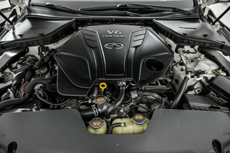 Used 2020 Majestic White INFINITI 3.0T Luxe image 14