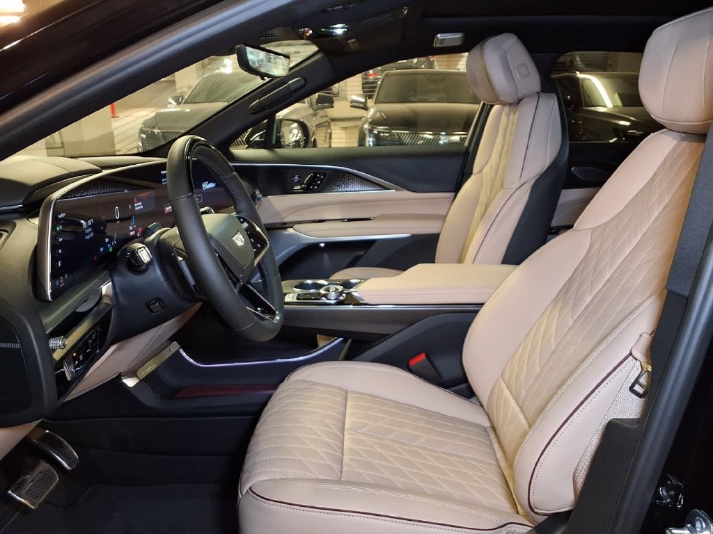 New 2026 Stellar Black Metallic Cadillac Signature Luxury image 15