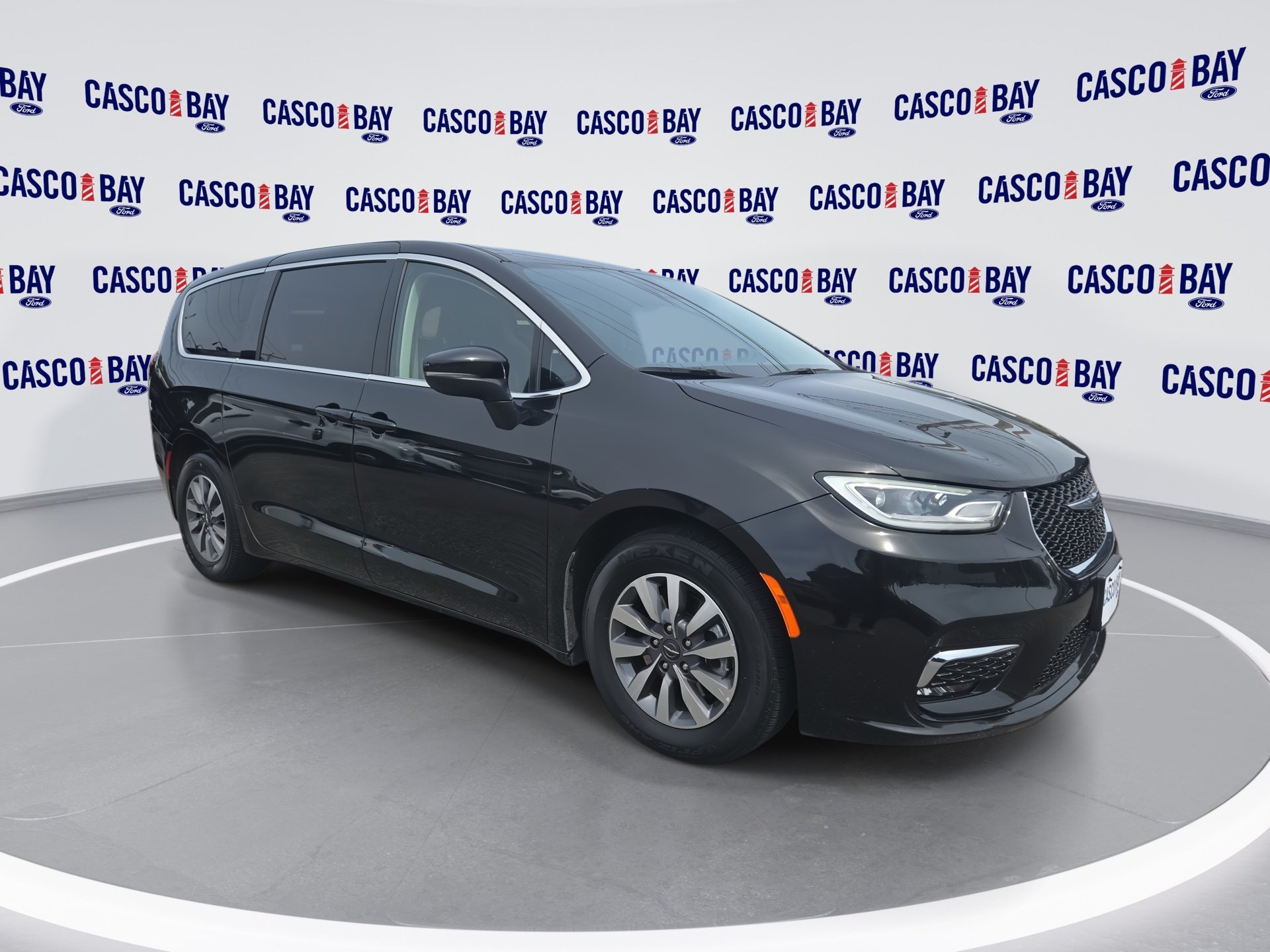 2023 Chrysler Pacifica Hybrid Touring L Hybrid's photo