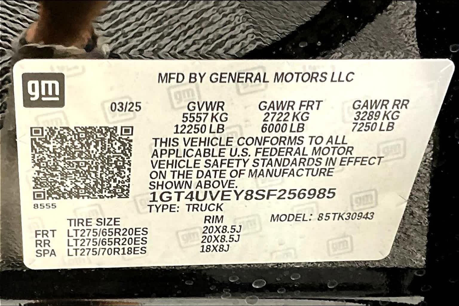 Used 2025 Onyx Black GMC AT4 image 17