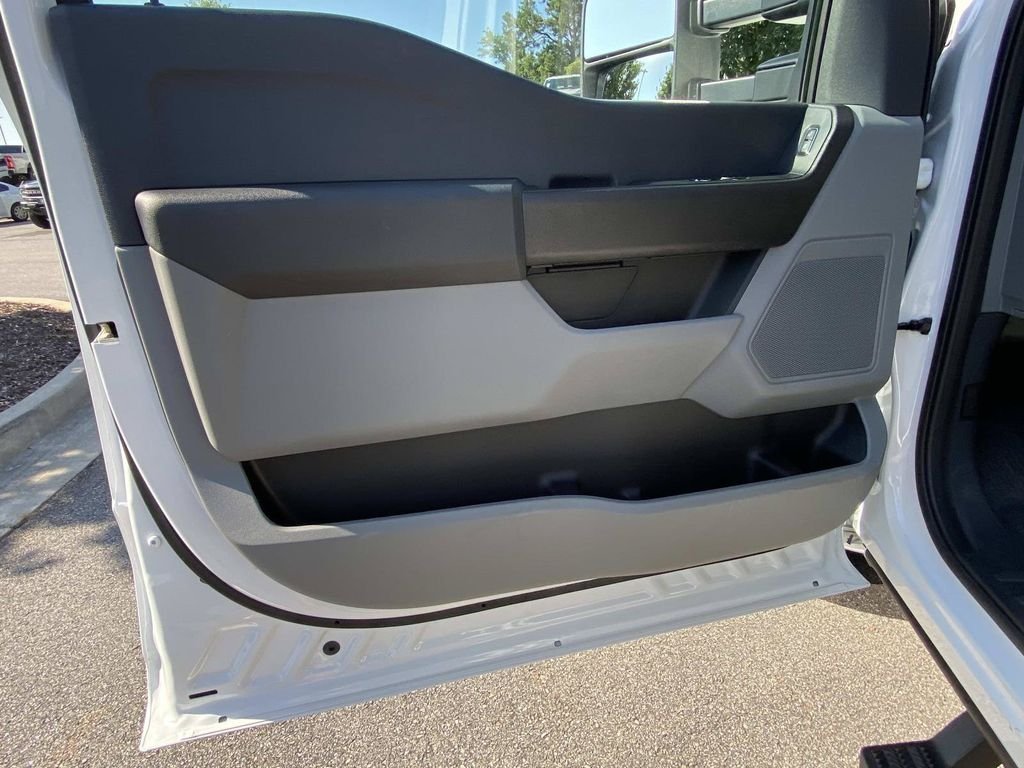Used 2024 Oxford White Ford XL image 12