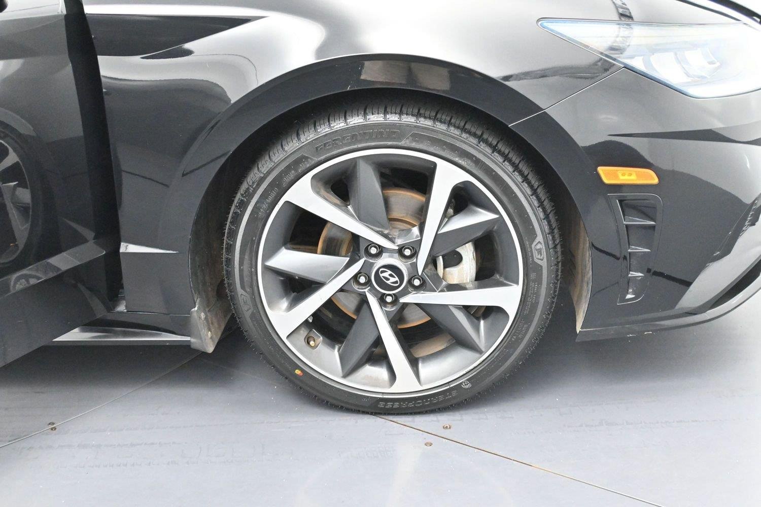 Used 2022 Phantom Black Hyundai SEL Plus image 33