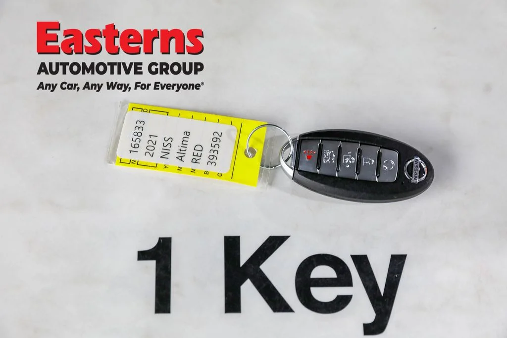 Used 2021 Red Nissan 2.5 SV image 24