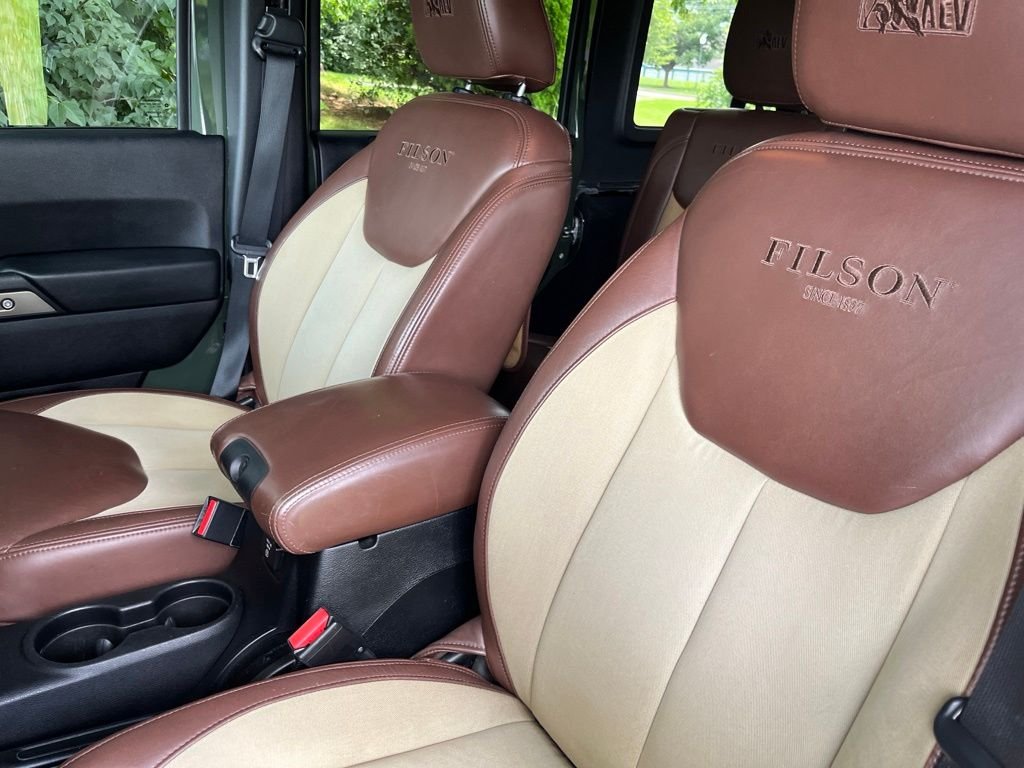 Used 2014 Black Clearcoat Jeep Unlimited Rubicon image 27