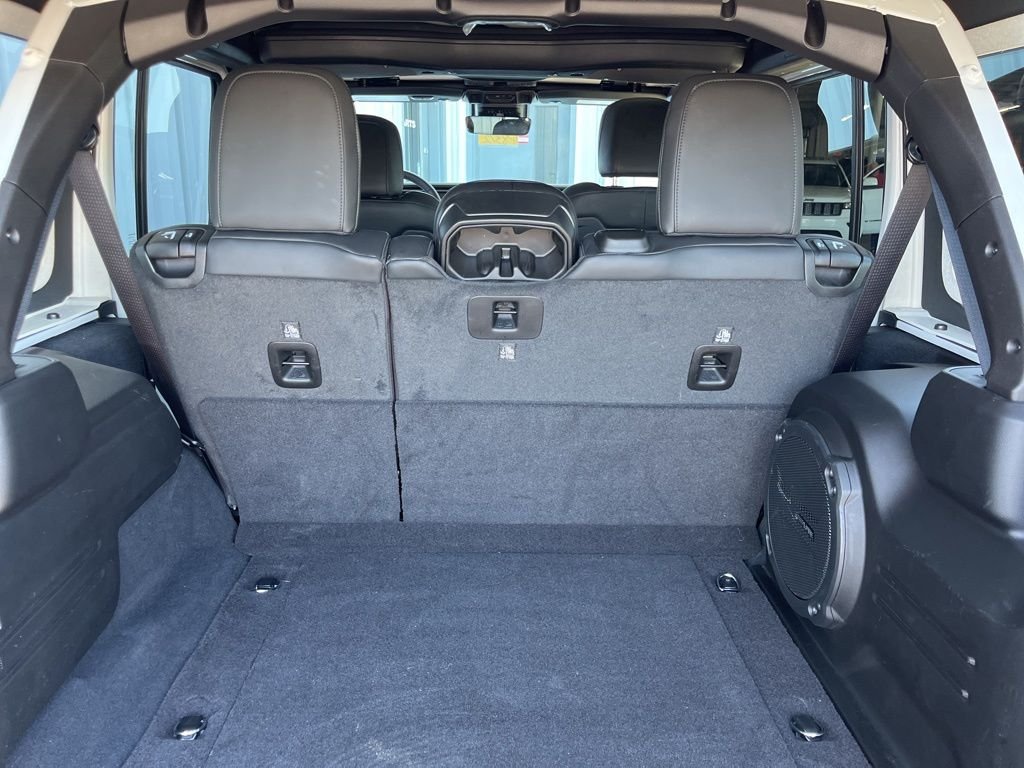 Used 2025 Bright White Clearcoat Jeep Rubicon X image 42
