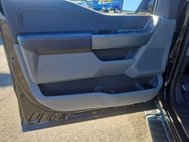 Used 2024 Black Ford XLT image 11