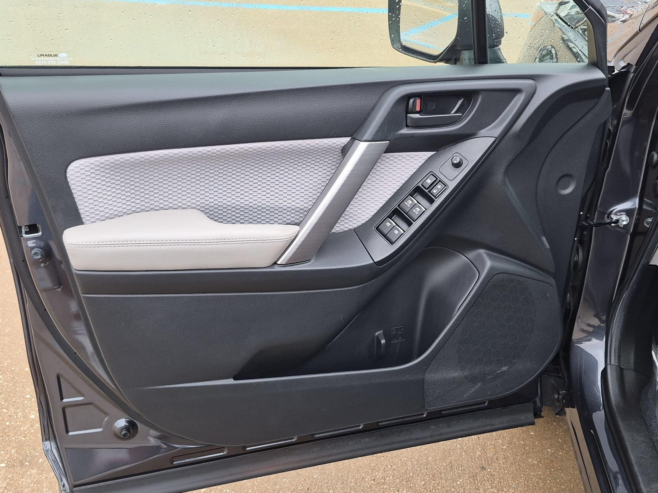 Used 2018 Dark Gray Metallic Subaru 2.5i Premium AWD image 12