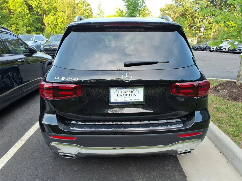 New 2025 Night Black Mercedes-Benz GLB 250 image 69