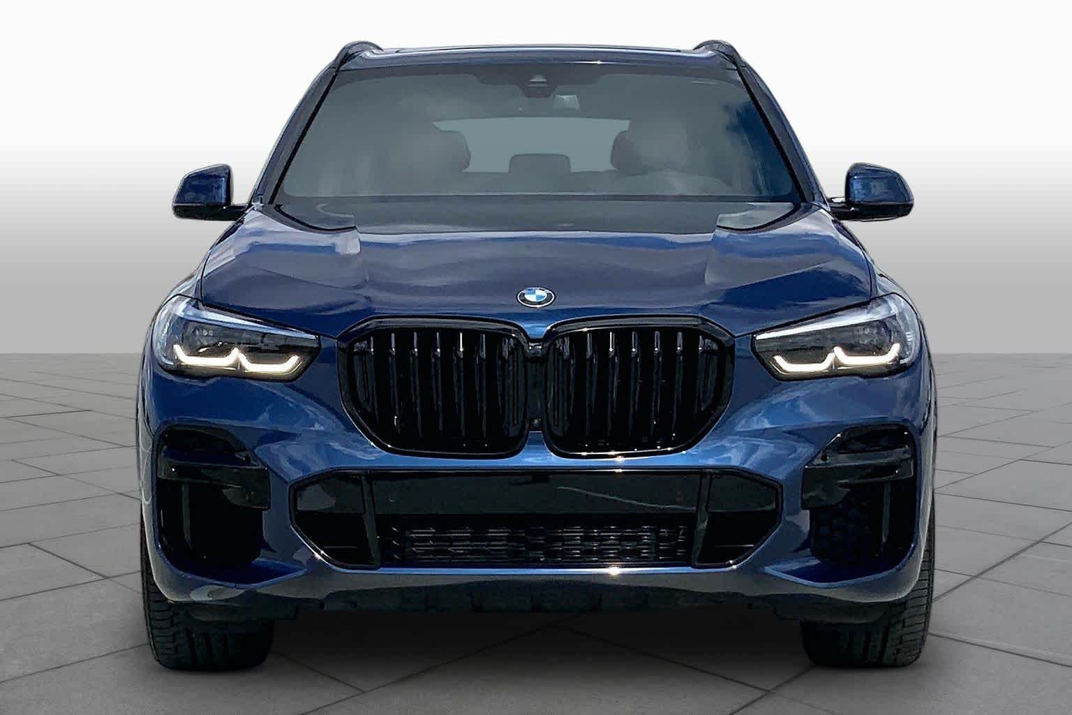 Used 2023 Phytonic Blue Metallic BMW xDrive40i image 3