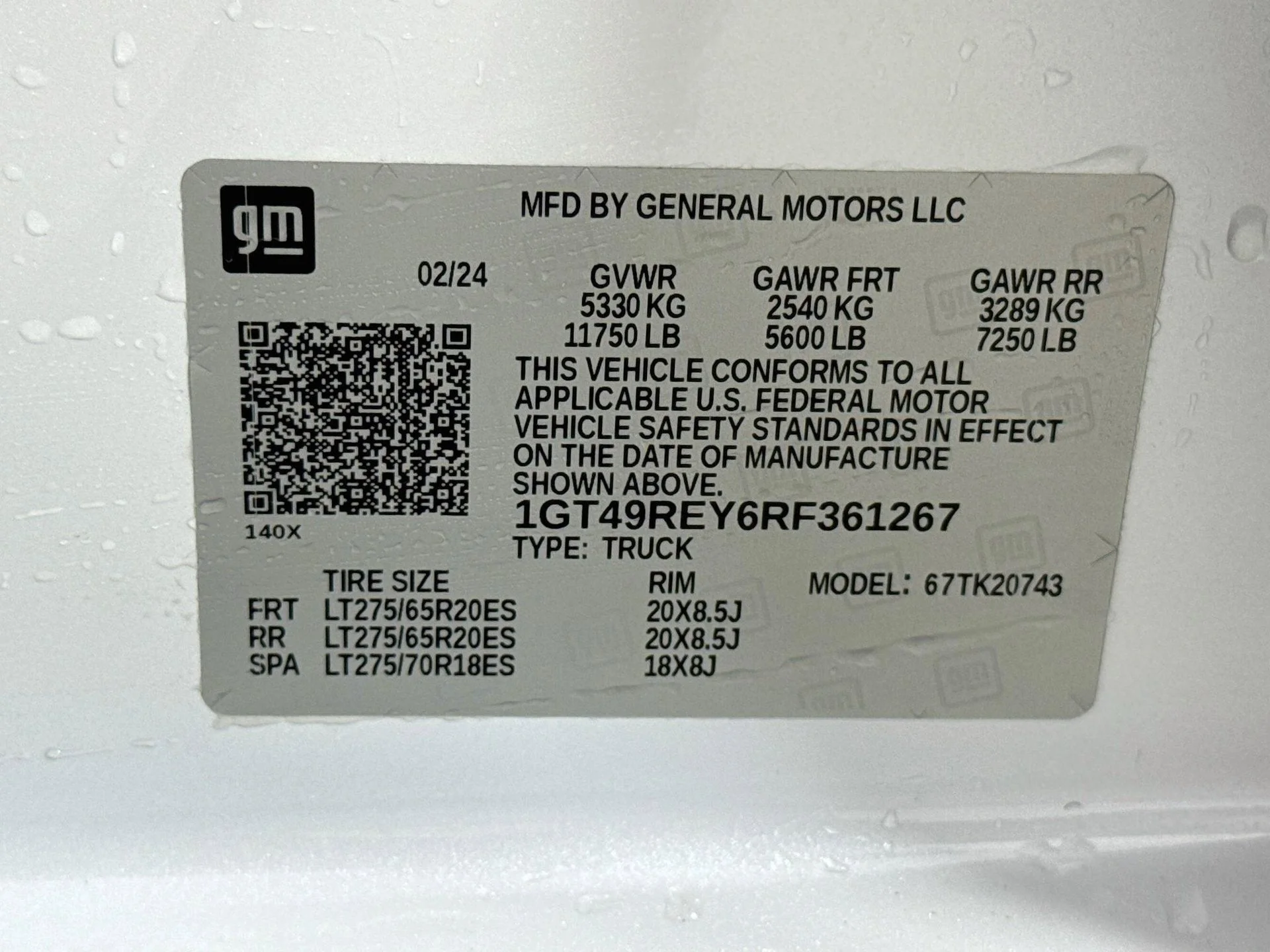 Used 2024 White Frost Tricoat GMC Denali image 29