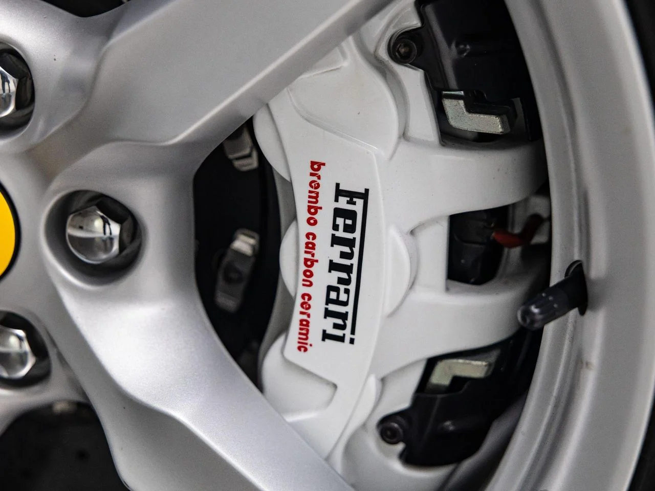 Used 2022 Bianco Cervino - Extra Campionario Ferrari Spider image 27
