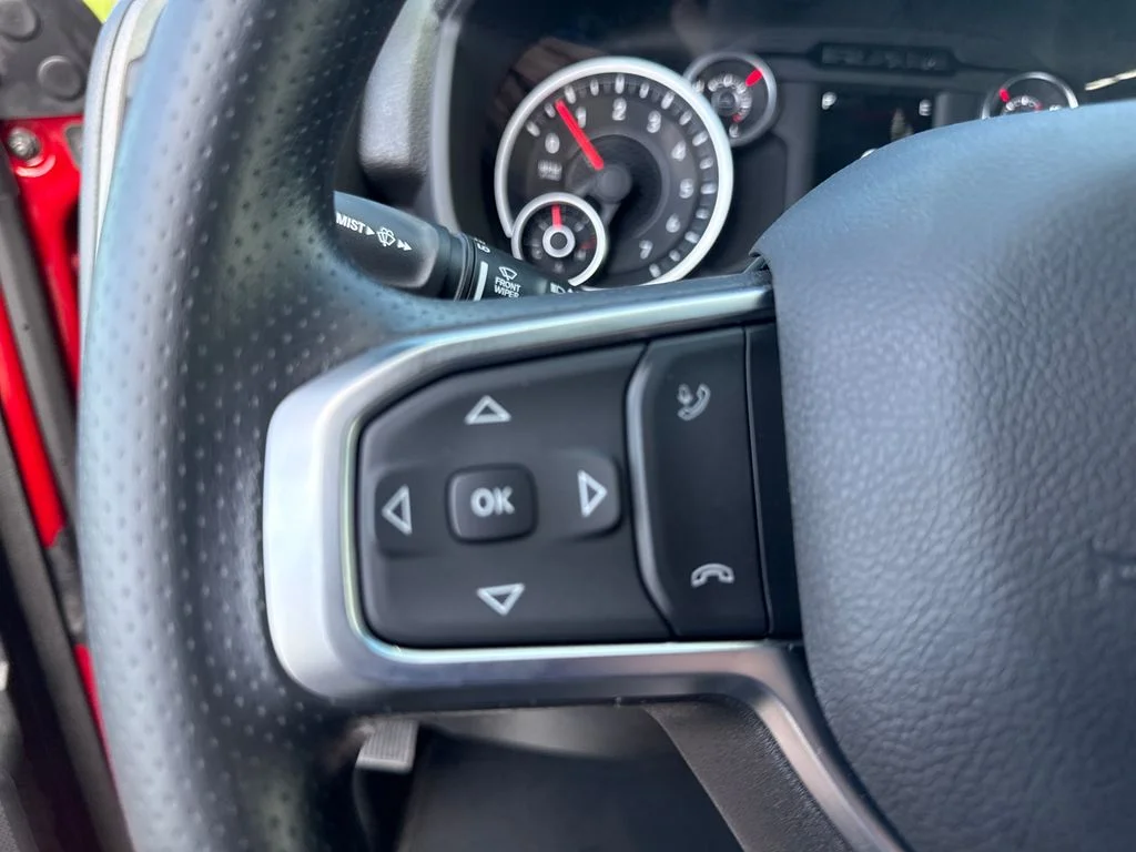 New 2026 Molten Red Pearl-Coat Exterior Paint RAM TRADESMAN image 15