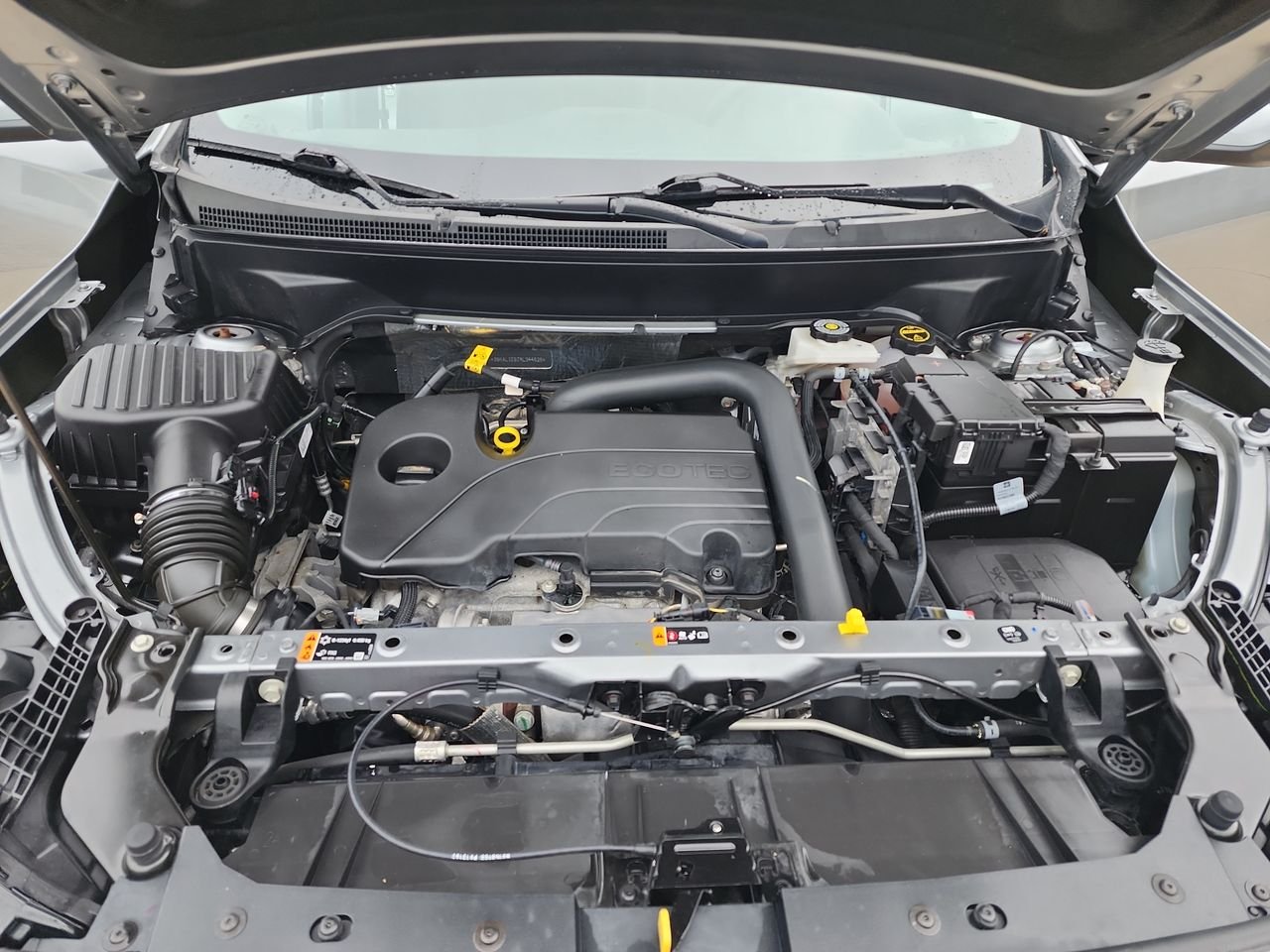 Used 2024 Sterling Metallic GMC SLE image 24