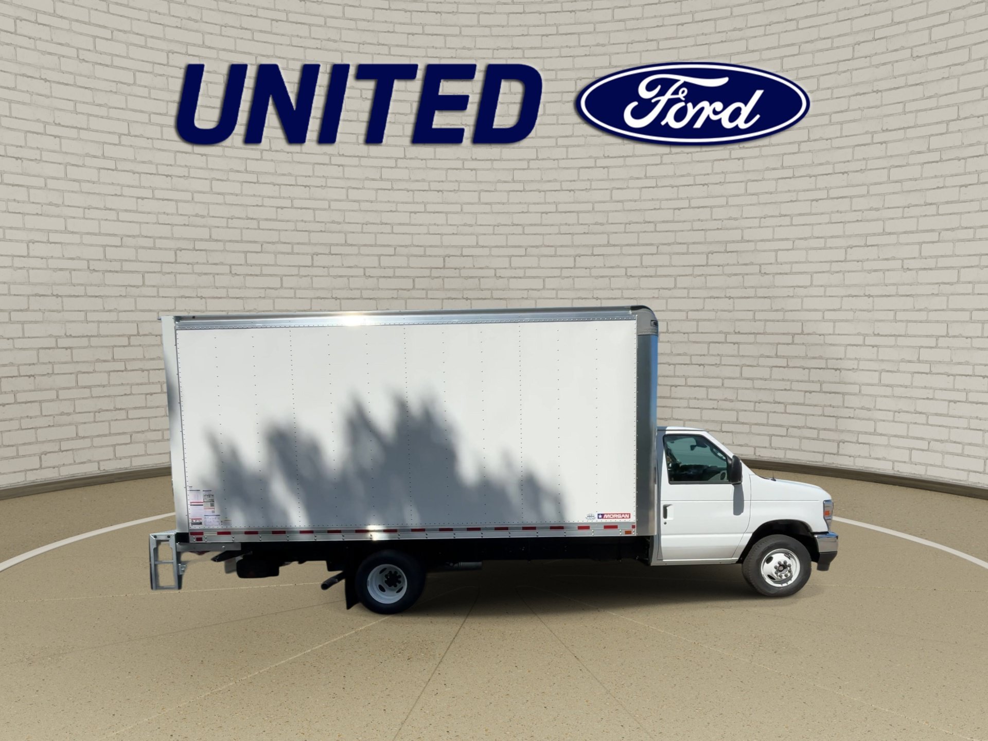 New 2027 Oxford White Ford E-450 DRW image 3
