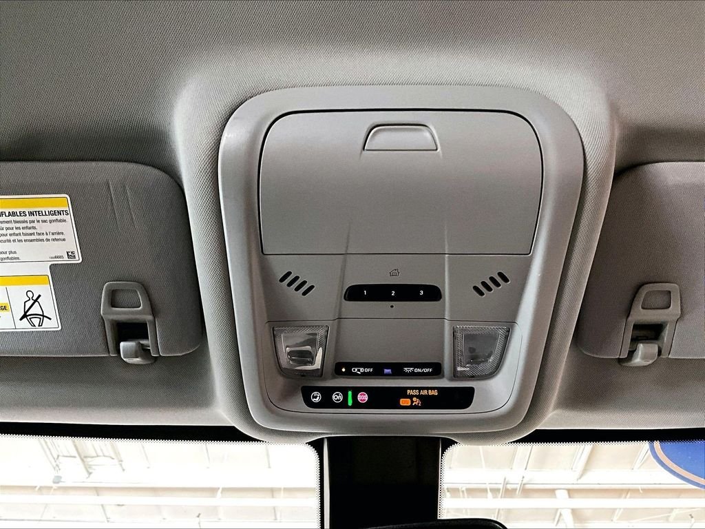 Used 2021 White Chevrolet Premier image 23