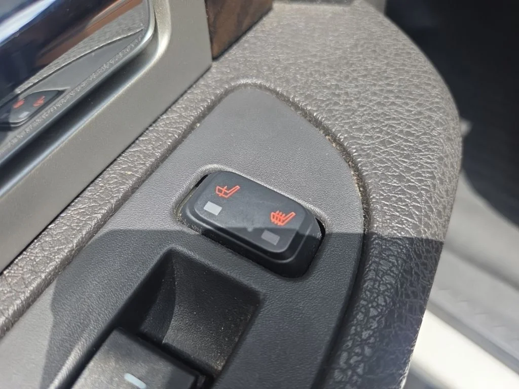 Used 2013 White Ford Platinum image 20