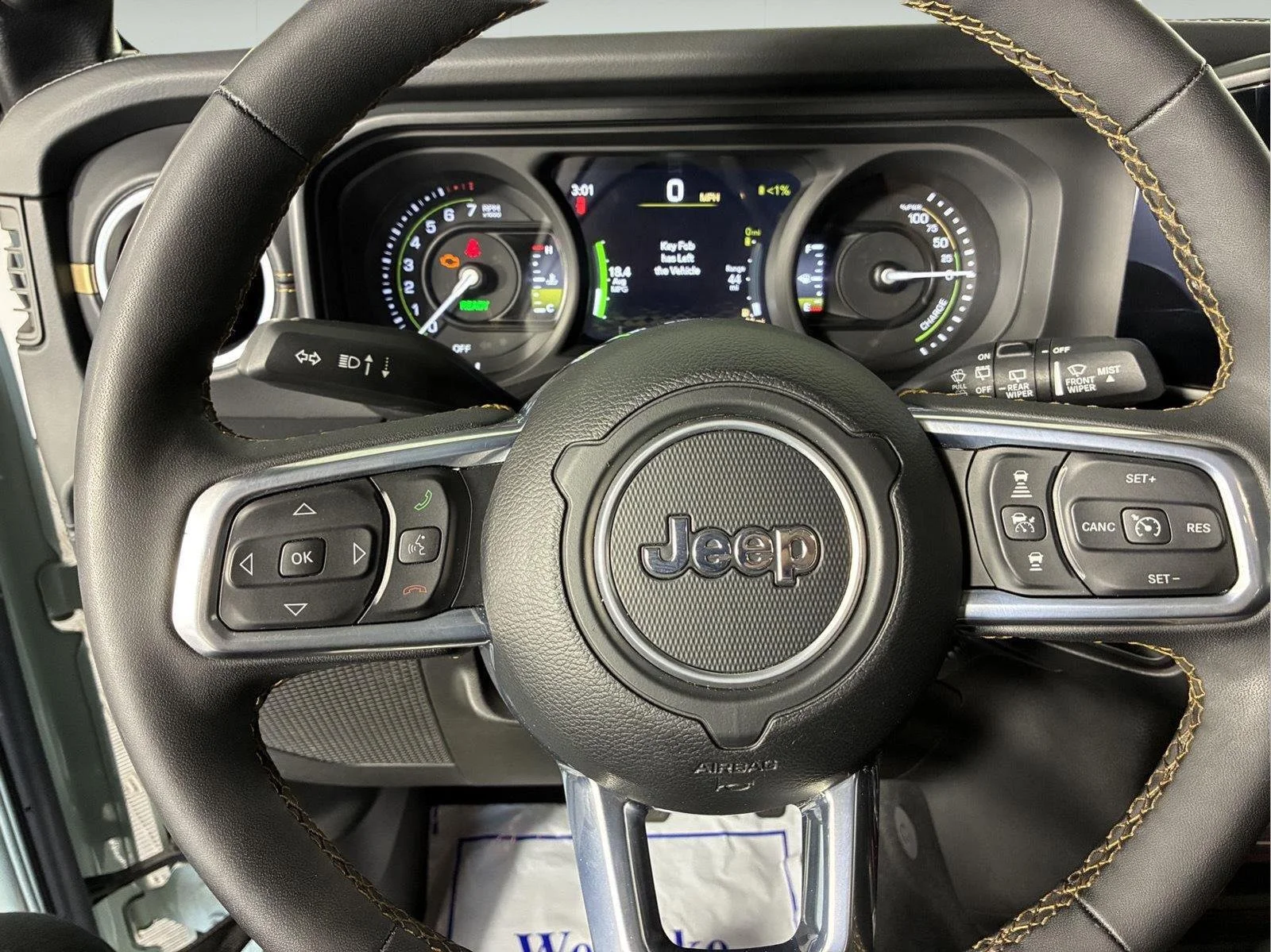 Used 2024 Earl Clearcoat Jeep Sahara image 43