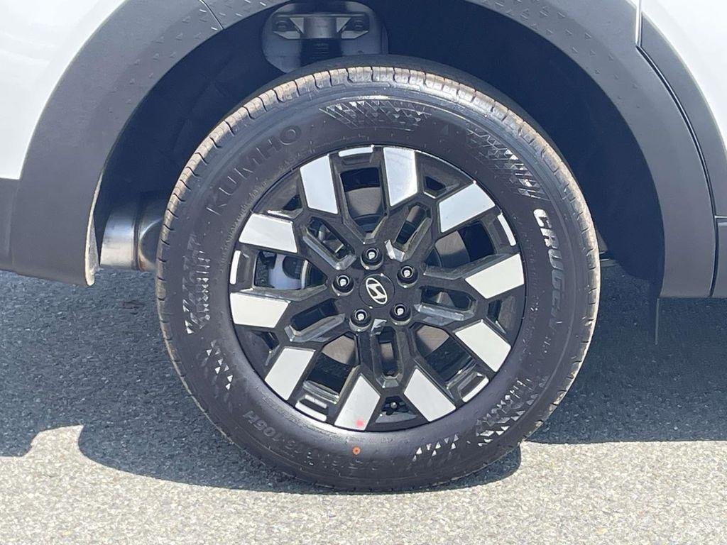 New 2026 White Hyundai SEL AWD image 7