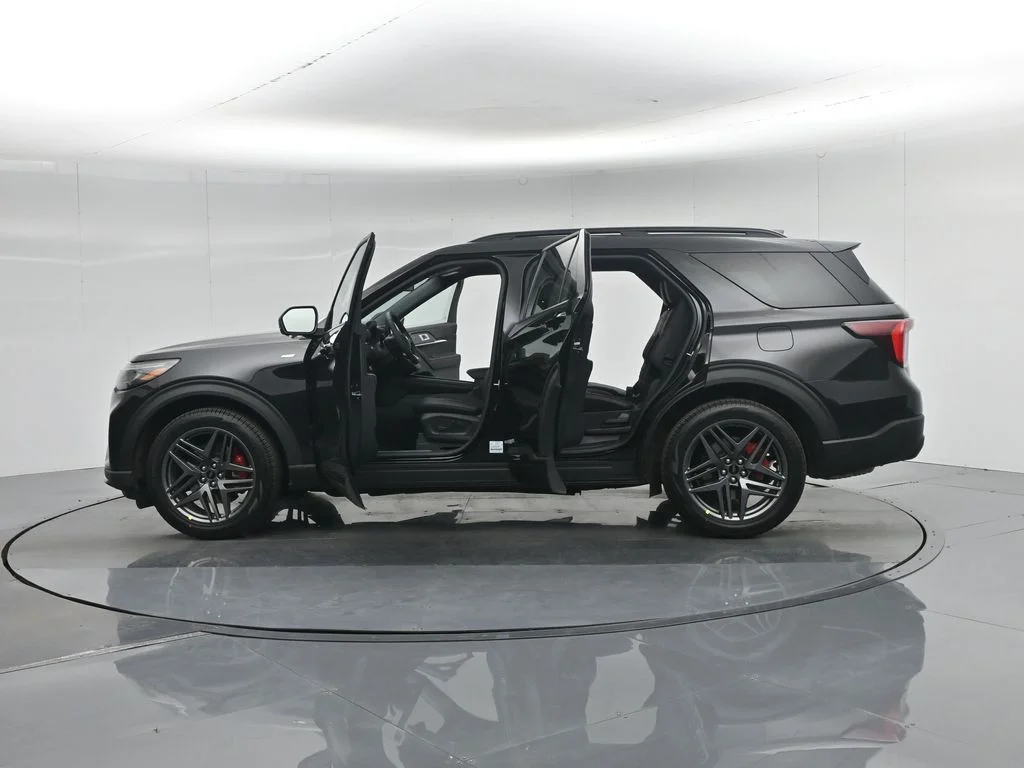 New 2026 Agate Black Metallic Ford ST-Line image 35