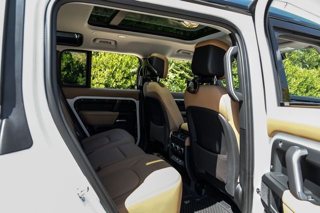 New 2026 Fuji White Land Rover S image 47