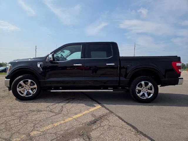 Used 2021 Black Metallic Ford LARIAT image 27