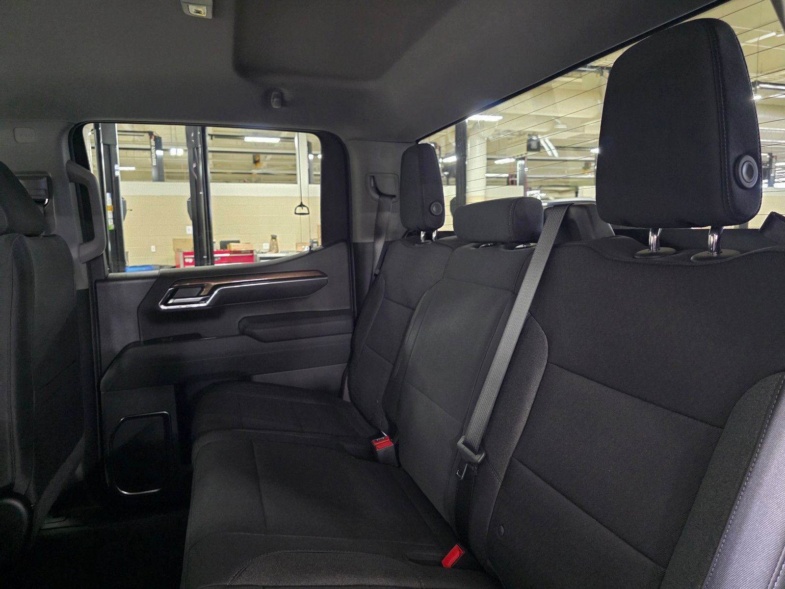 New 2026 Summit White Chevrolet LT (2FL) image 17