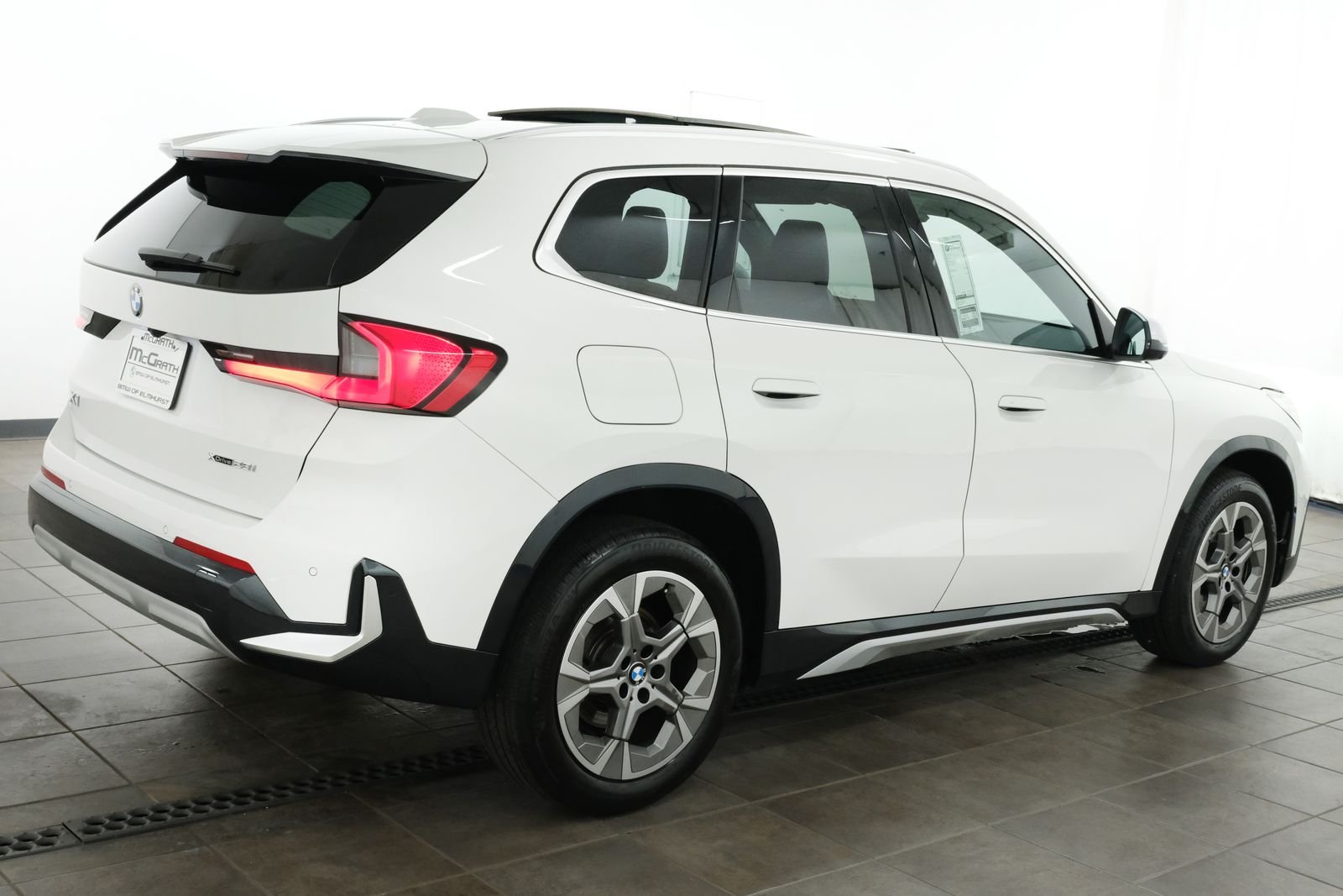 Certified Used 2023 Alpine White BMW xDrive28i image 5