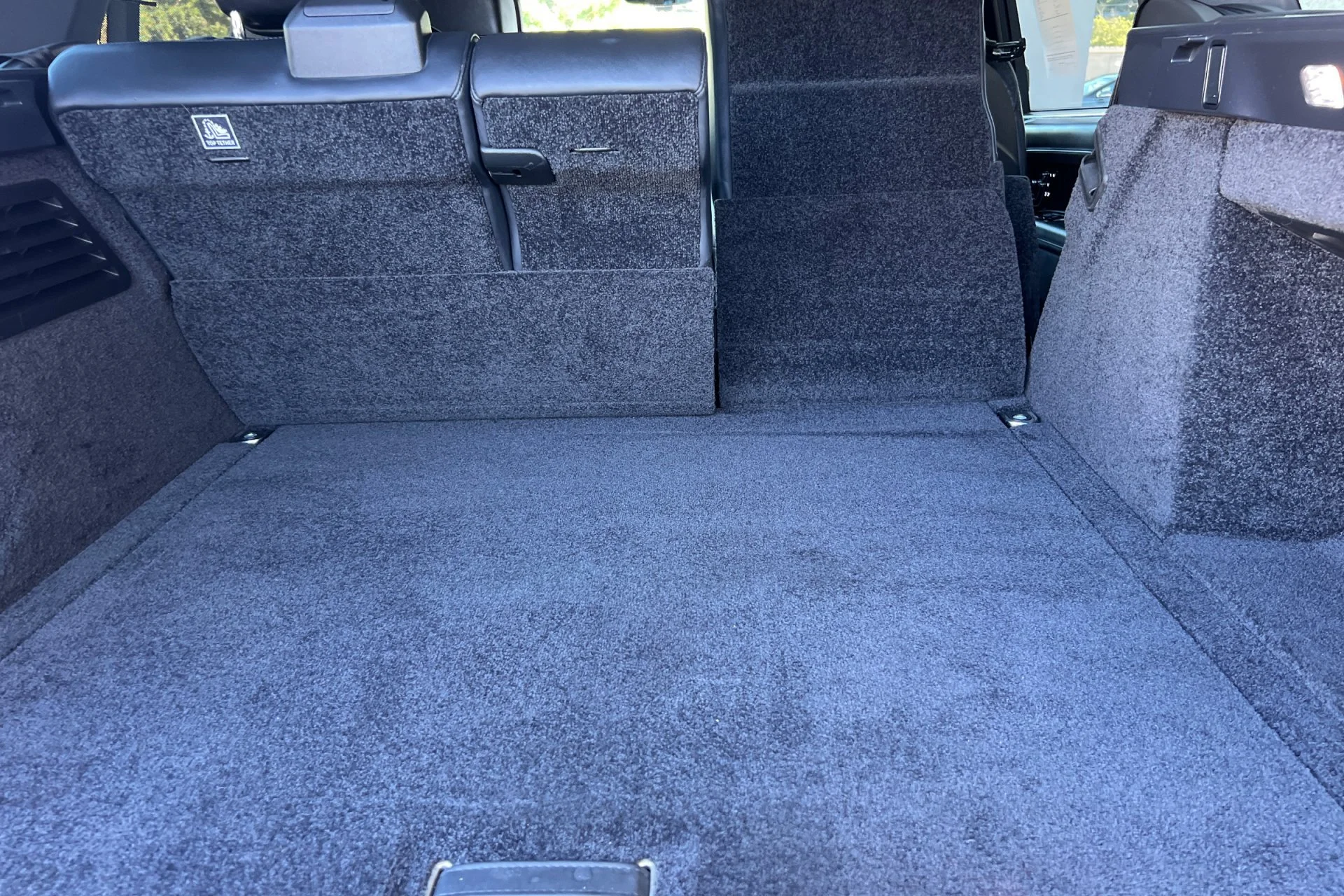 Used 2022 Black Land Rover Autobiography image 18