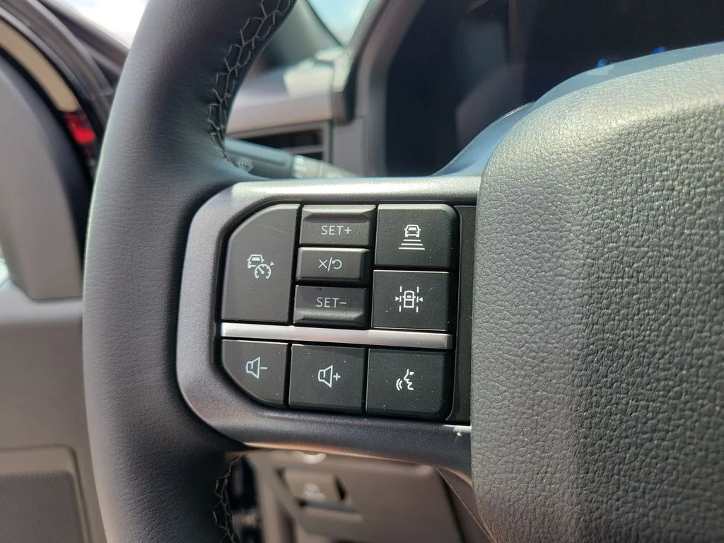 New 2026 Agate Black Metallic Ford XLT image 19