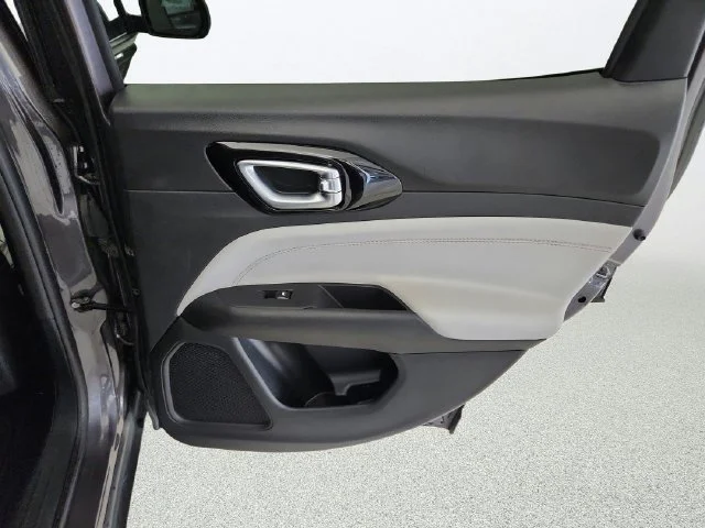 Used 2024 Metallic Jeep Limited image 26