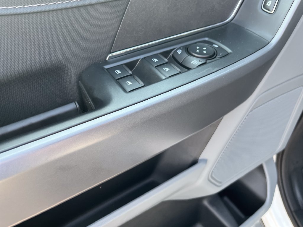 New 2026 Oxford White Ford XLT image 11