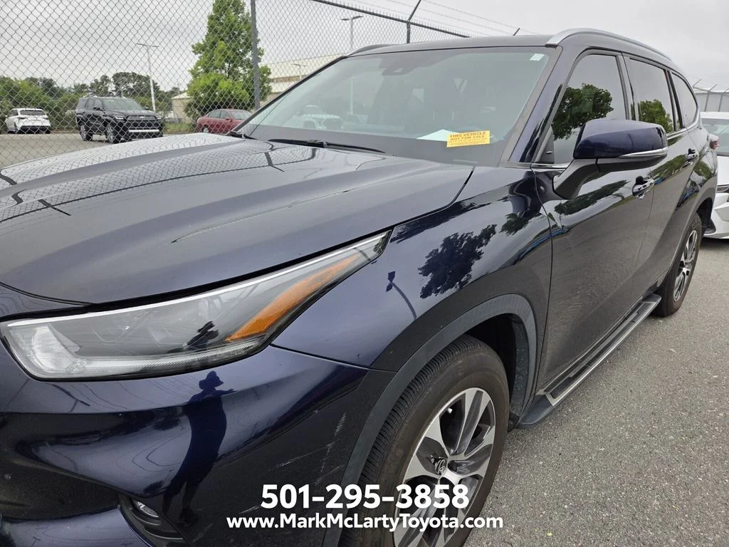 Used 2021  Toyota XLE image 5