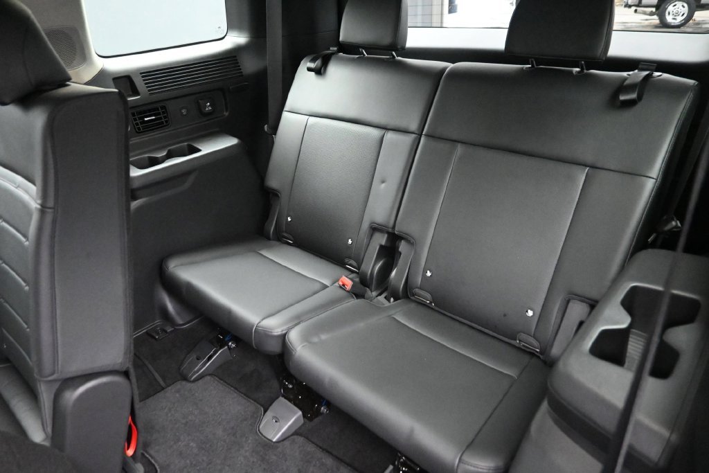 Used 2024 Black Hyundai Limited image 12