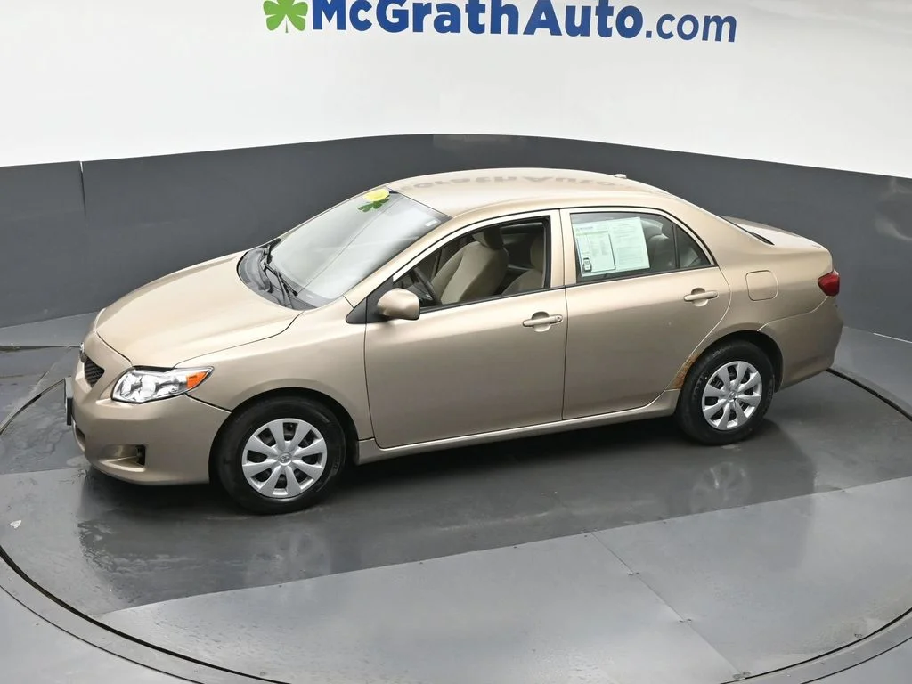Used 2010  Toyota S image 23