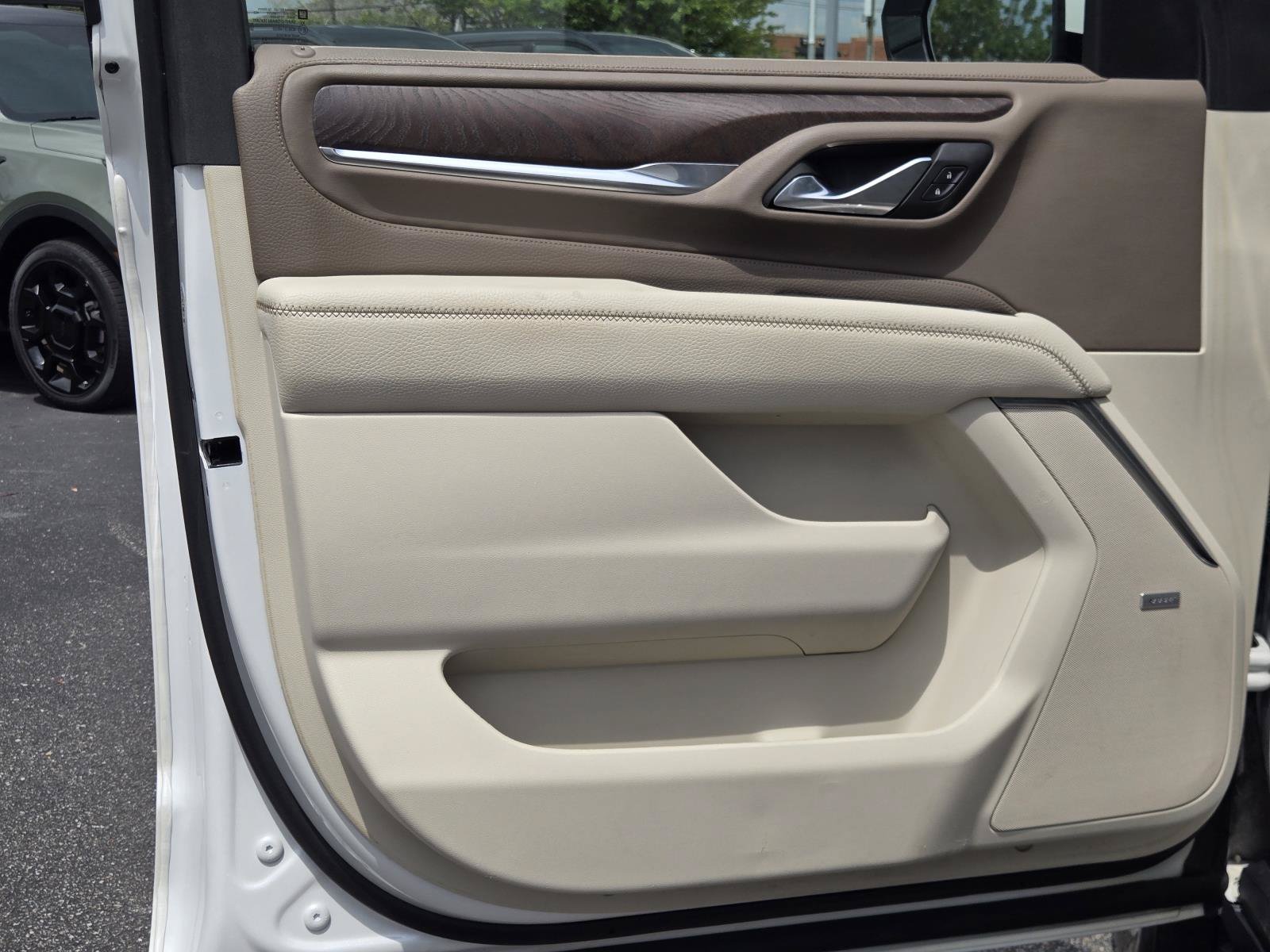 Used 2023 White GMC Denali image 23