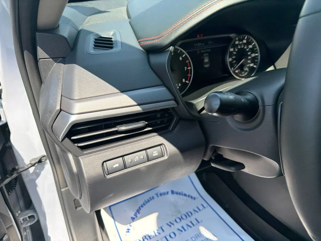 Used 2025 Gray Nissan SR image 16