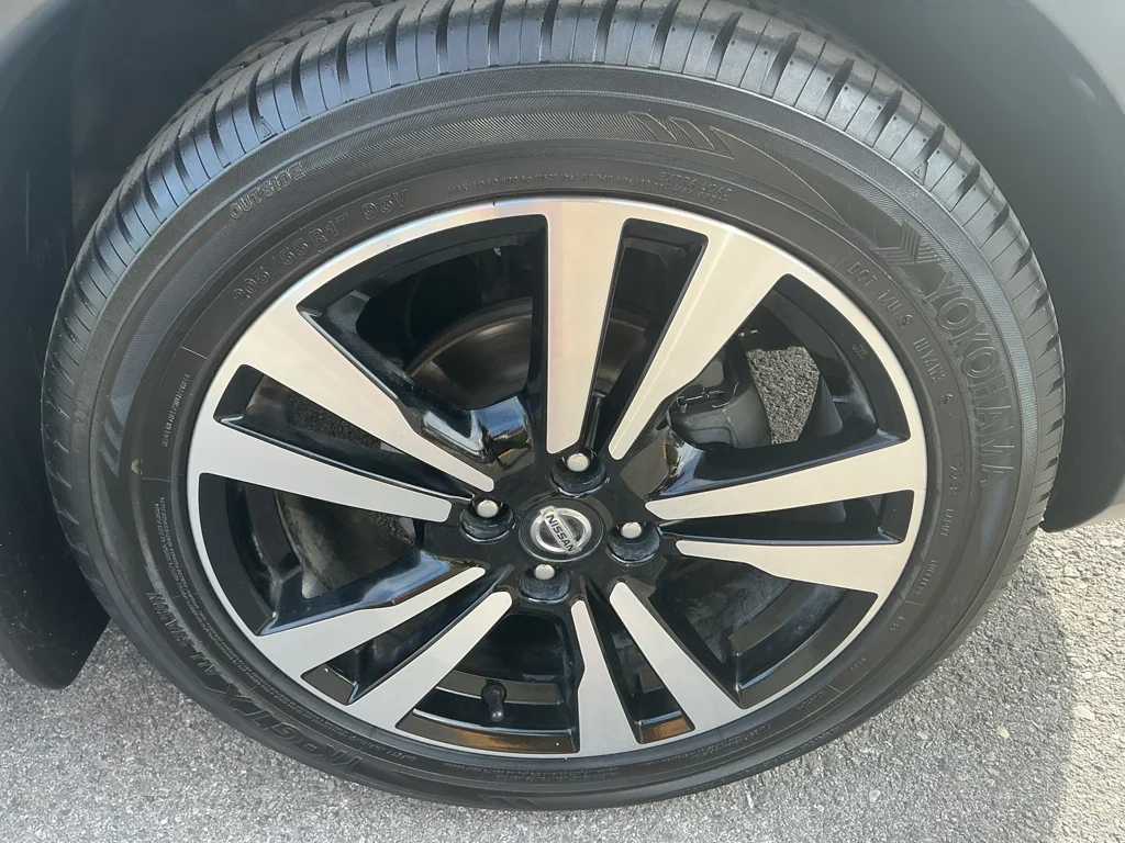Used 2019 Aspen White Tricoat Nissan SV image 20