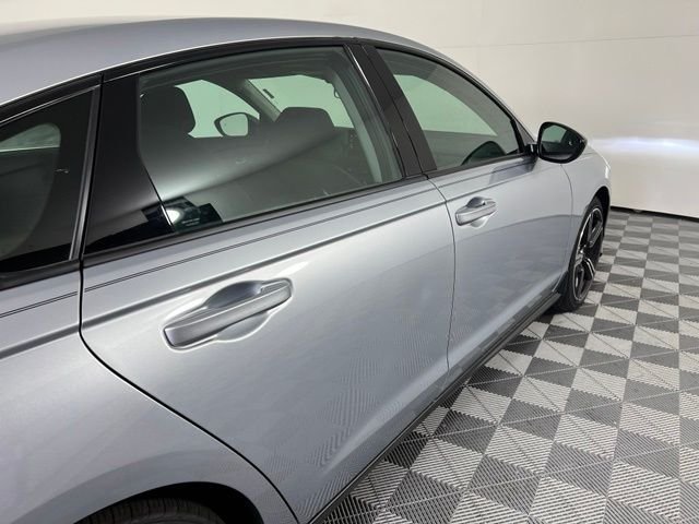 New 2026 Silver Honda SE image 9