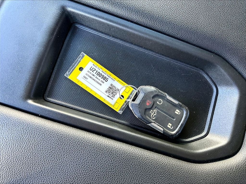 Used 2019 Smokey Quartz Metallic GMC SLE image 28