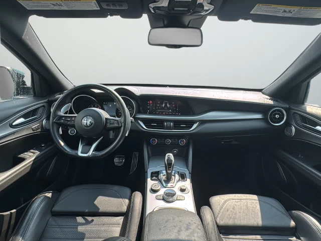 Used 2023 Blue Alfa Romeo Veloce image 9